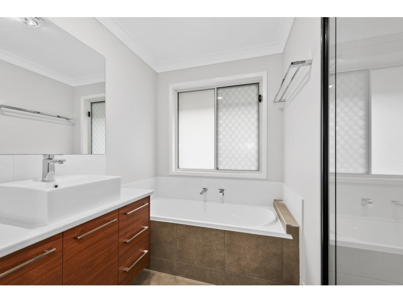 21 Alpine Court, Cranley QLD 4350