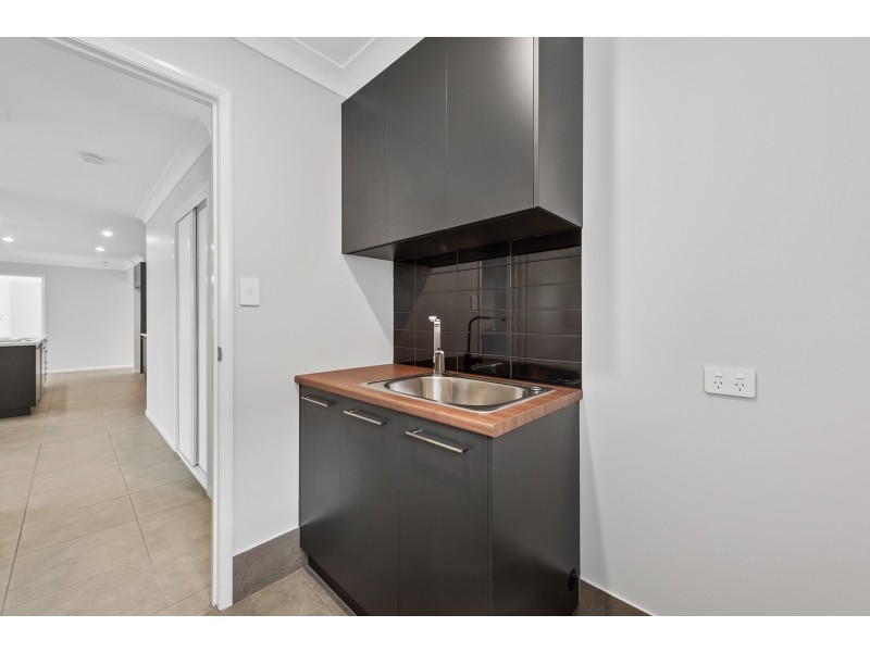 21 Alpine Court, Cranley QLD 4350