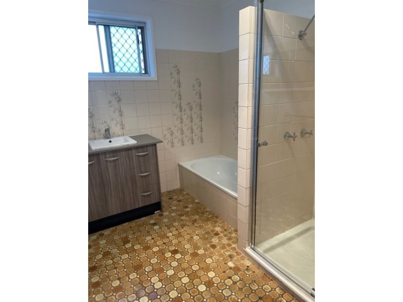 8 Drewery Street, Wilsonton QLD 4350