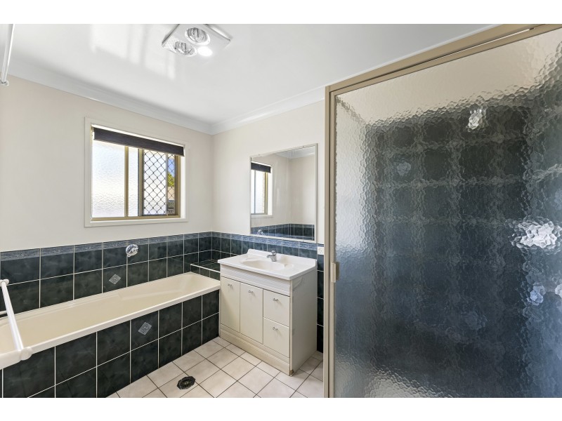 2 Gouldson Drive, Kearneys Spring QLD 4350