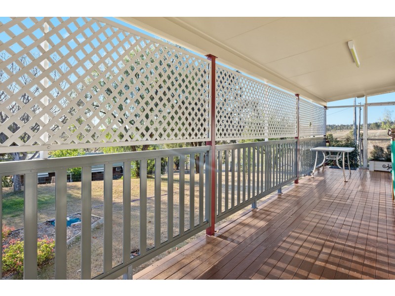 2/300 Newman Road, Vale View QLD 4352