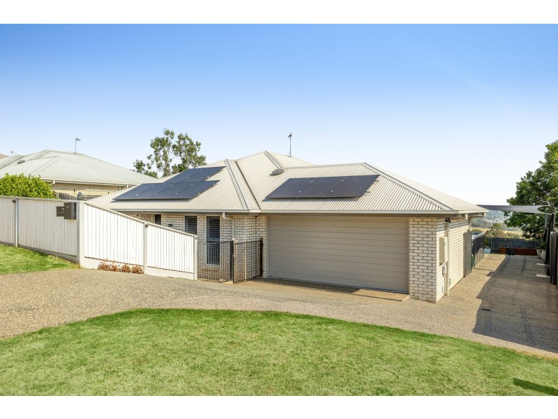17 Cassidy Terrace, Mount Kynoch QLD 4350