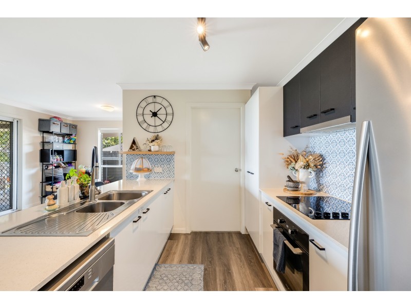 17 Cassidy Terrace, Mount Kynoch QLD 4350