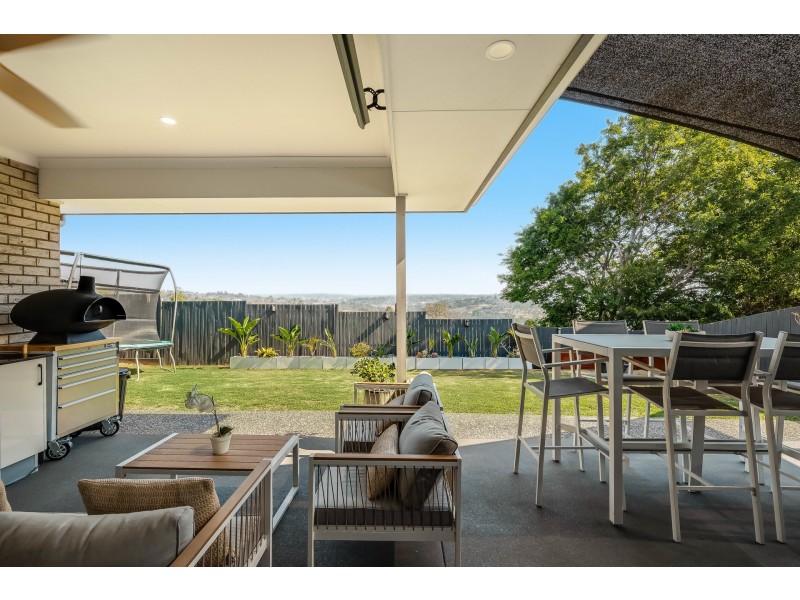 17 Cassidy Terrace, Mount Kynoch QLD 4350