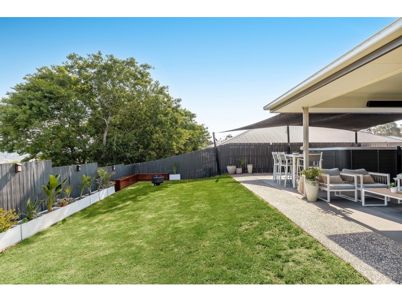 17 Cassidy Terrace, Mount Kynoch QLD 4350