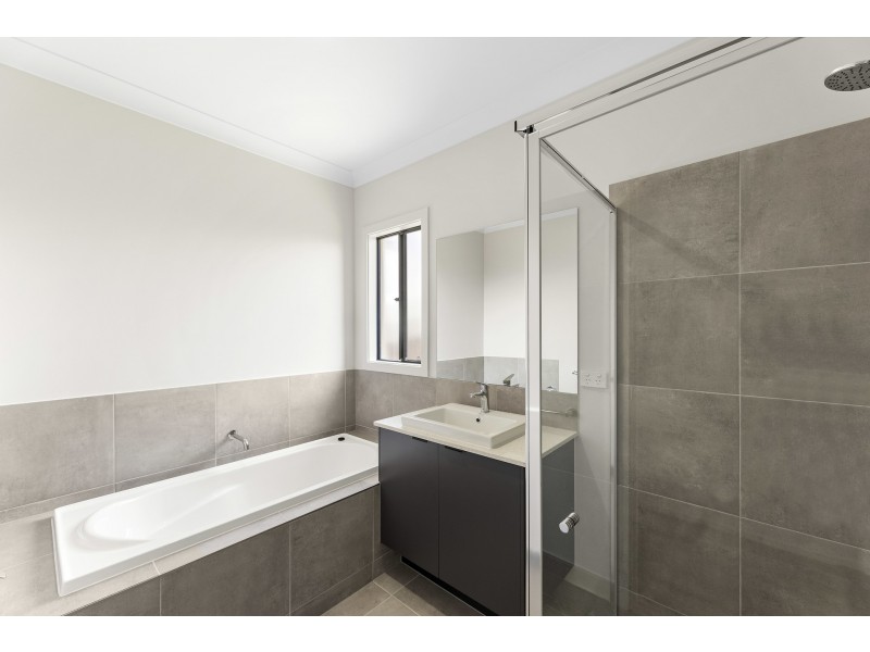 14 Eden Street, Cotswold Hills QLD 4350