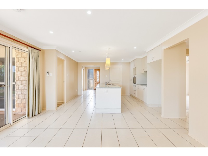 1 Ace Drive, Glenvale QLD 4350
