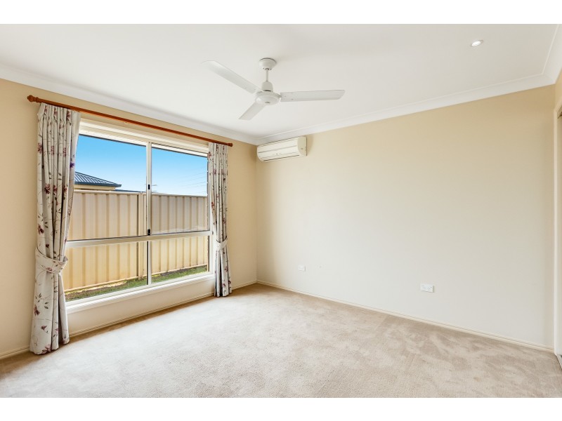 1 Ace Drive, Glenvale QLD 4350