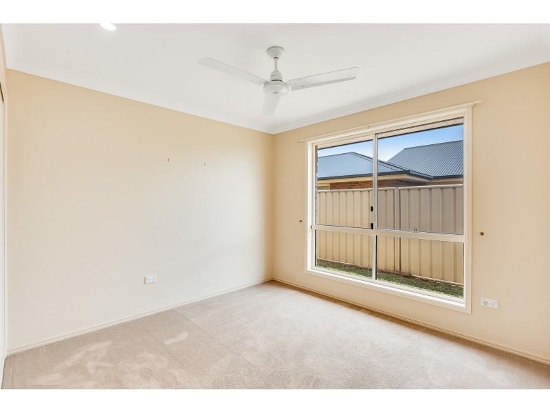 1 Ace Drive, Glenvale QLD 4350