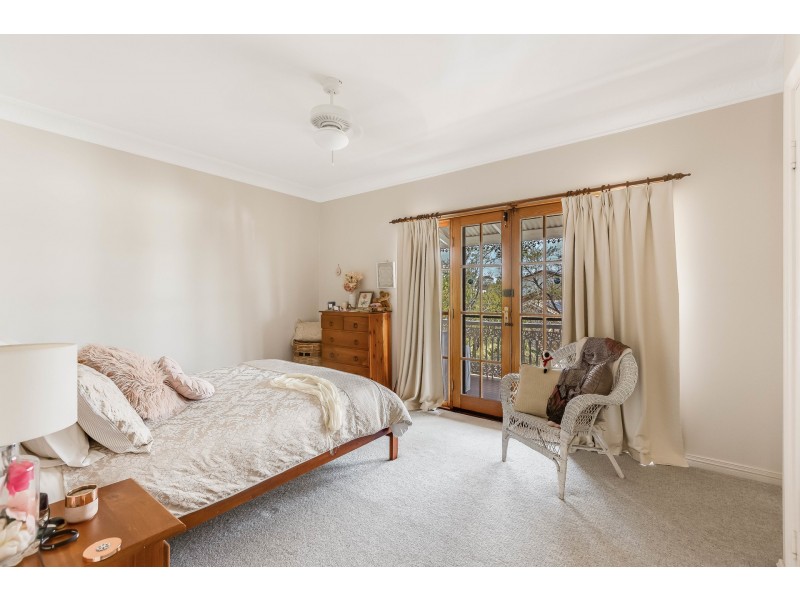 2/2 Sharon Court, Darling Heights QLD 4350