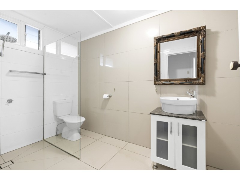 172 Jellicoe Street, Newtown QLD 4350