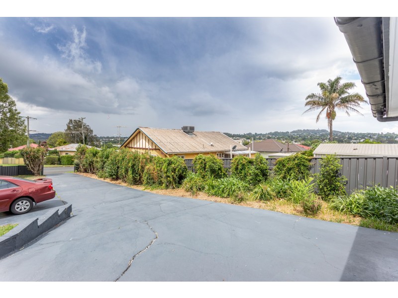 172 Jellicoe Street, Newtown QLD 4350