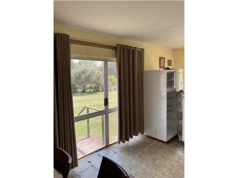 64 Kimberley Drive, Cypress Gardens QLD 4357