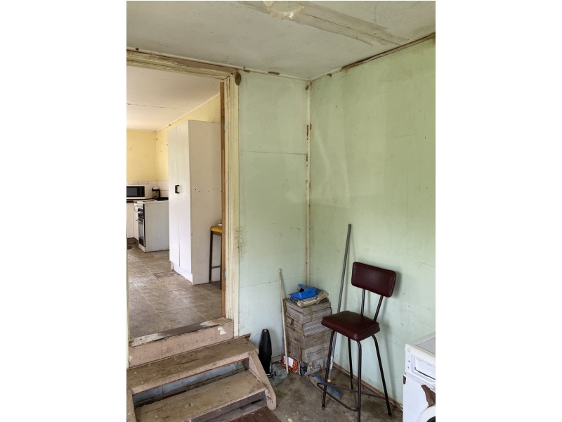 64 Kimberley Drive, Cypress Gardens QLD 4357