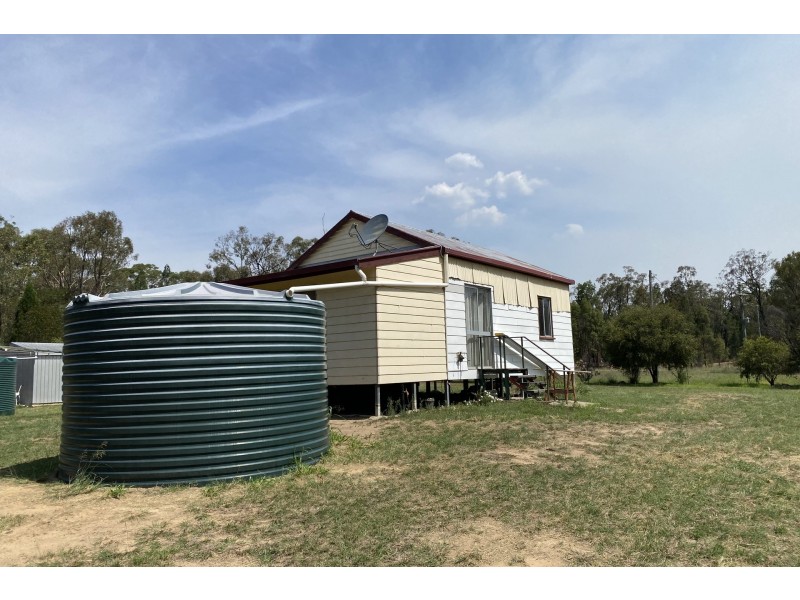 64 Kimberley Drive, Cypress Gardens QLD 4357