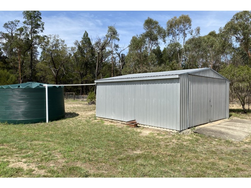 64 Kimberley Drive, Cypress Gardens QLD 4357