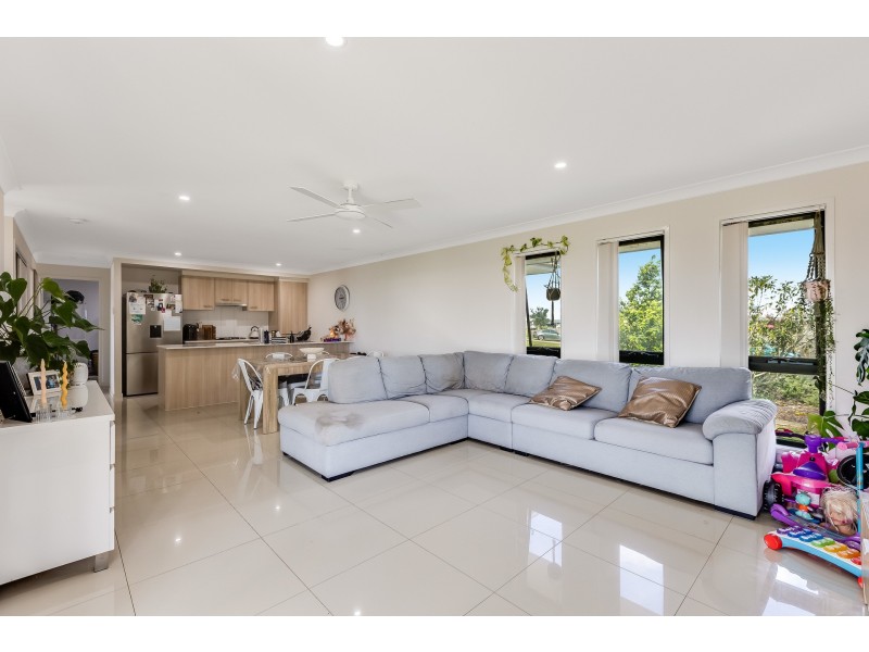 21 Kensei Street, Wyreema QLD 4352