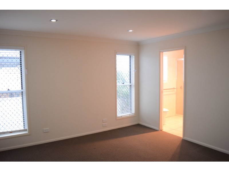 2 Opal Street, Glenvale QLD 4350