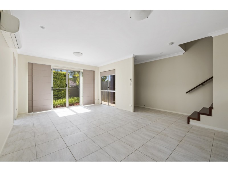 4/4b Herries Street, East Toowoomba QLD 4350