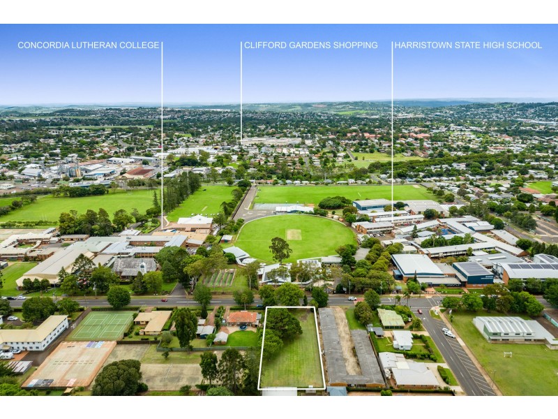 350 South Street, Harristown QLD 4350