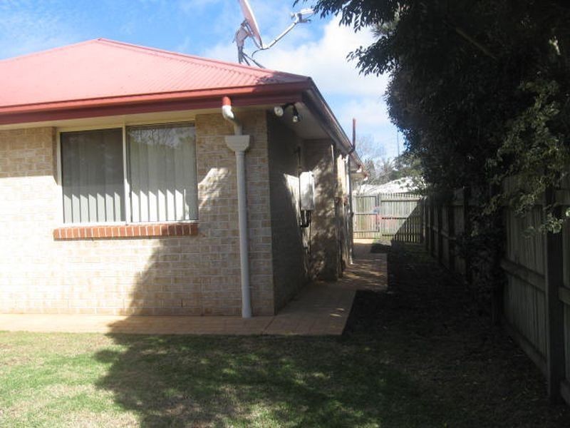 12 Emma Drive, Kearneys Spring QLD 4350