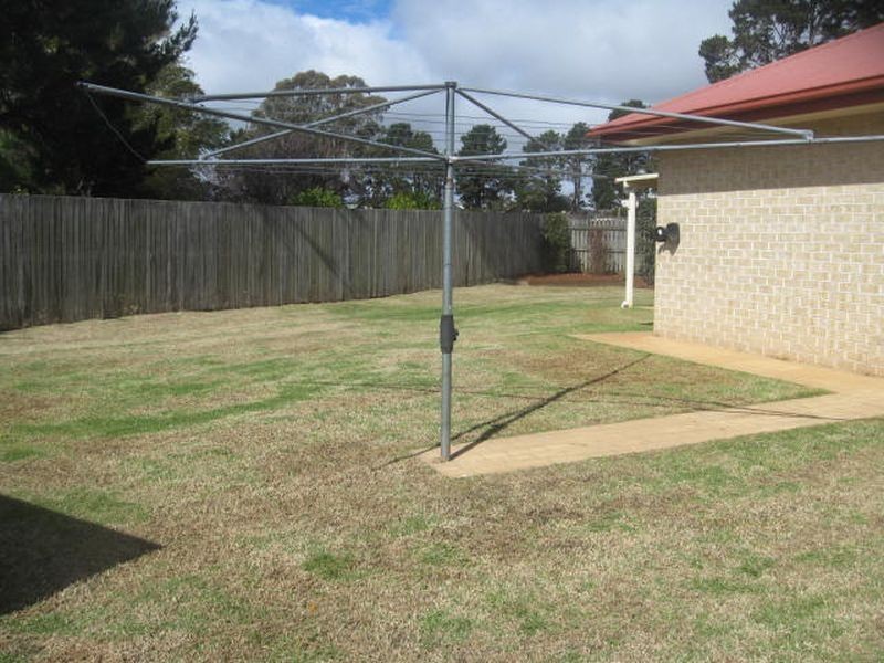 12 Emma Drive, Kearneys Spring QLD 4350
