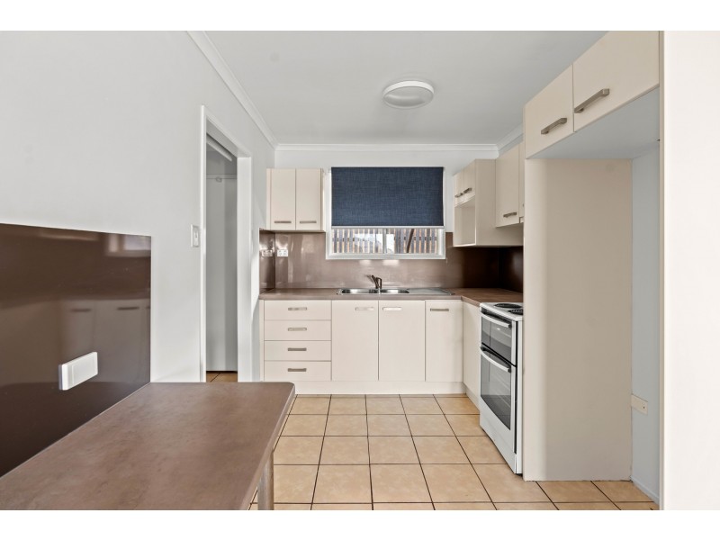 2/171a Alderley Street, Centenary Heights QLD 4350
