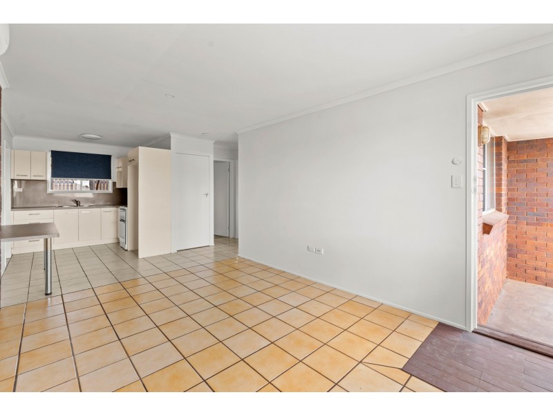 2/171a Alderley Street, Centenary Heights QLD 4350