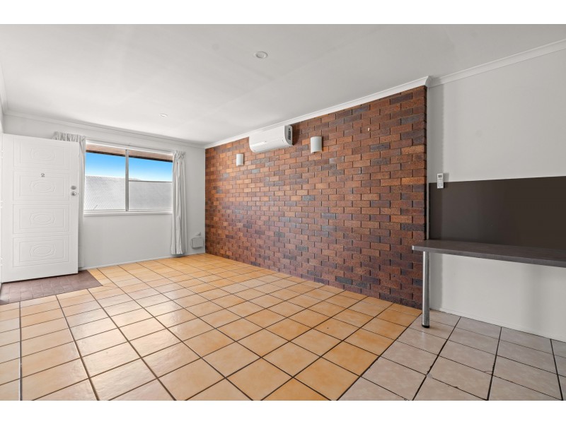2/171a Alderley Street, Centenary Heights QLD 4350