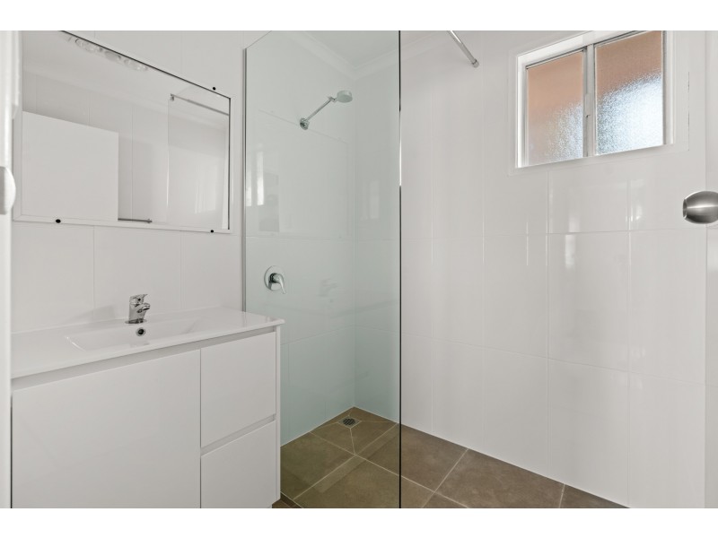 2/171a Alderley Street, Centenary Heights QLD 4350