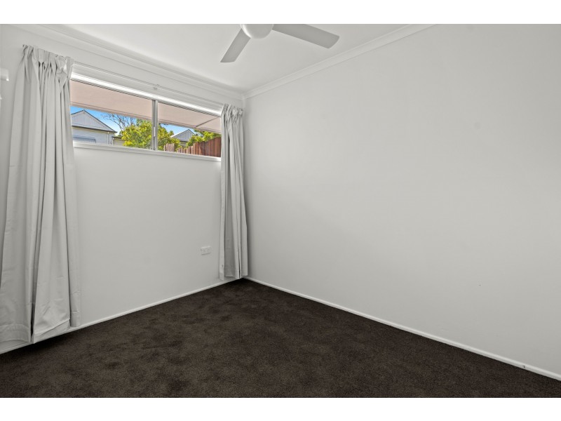 2/171a Alderley Street, Centenary Heights QLD 4350