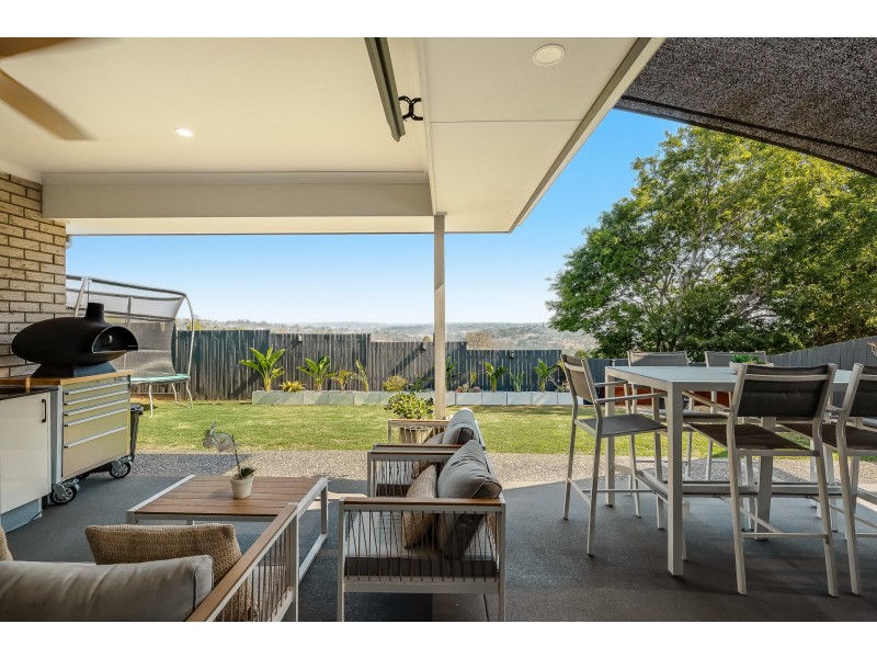 17 Cassidy Terrace, Mount Kynoch QLD 4350