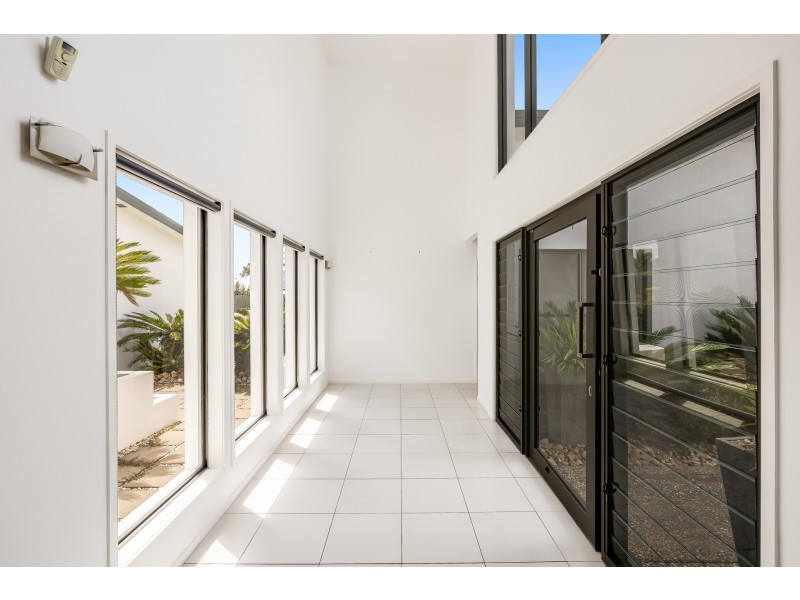 97 Spring Street, Middle Ridge QLD 4350