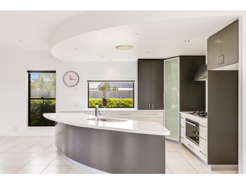 97 Spring Street, Middle Ridge QLD 4350