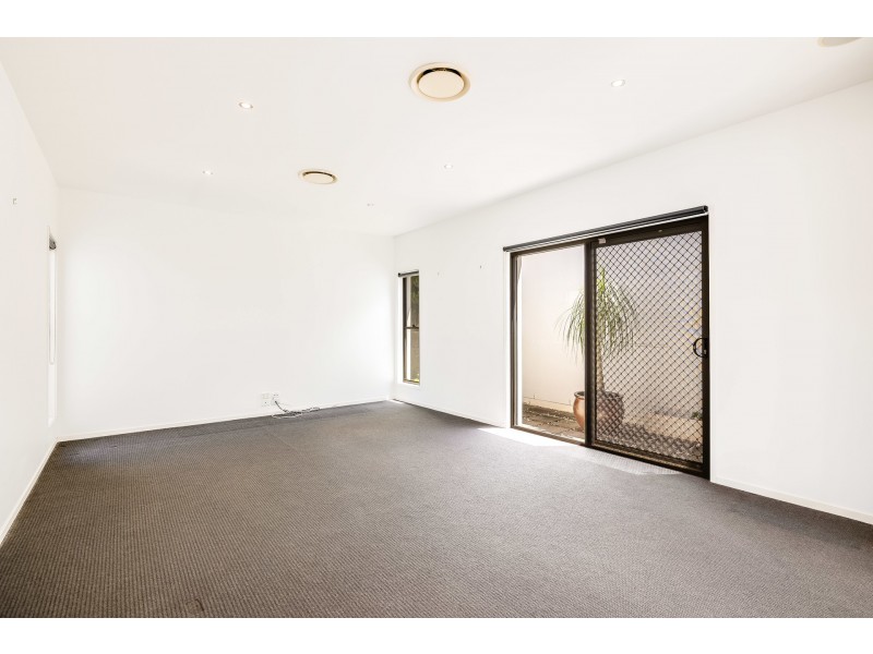 97 Spring Street, Middle Ridge QLD 4350