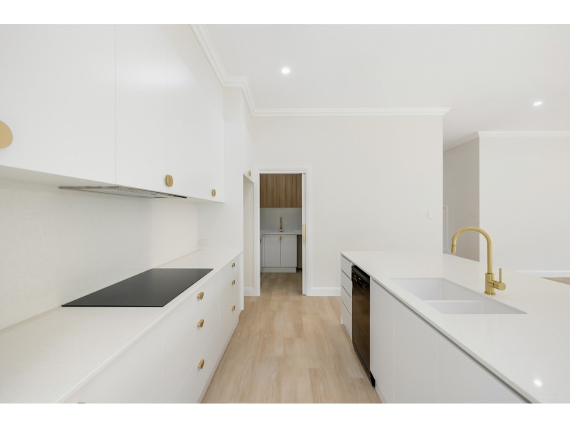 6 Loye Street, North Toowoomba QLD 4350