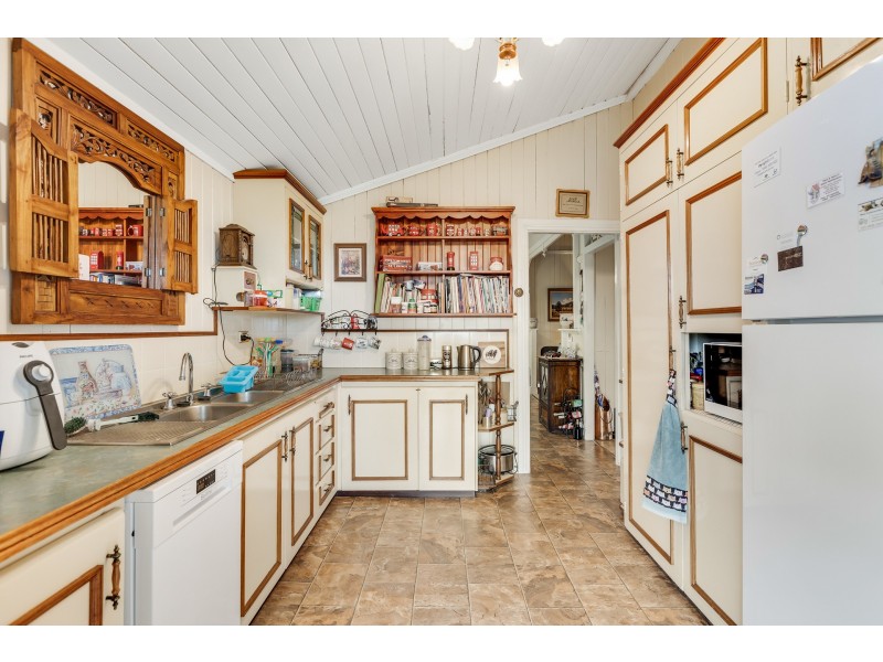 19-25 Eust Euston Road, Glenvale QLD 4350