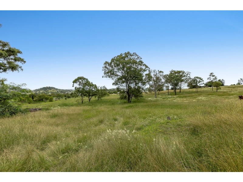 19-25 Eust Euston Road, Glenvale QLD 4350