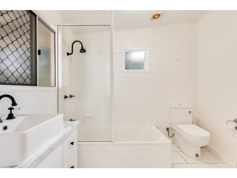 258 Geddes Street, Centenary Heights QLD 4350