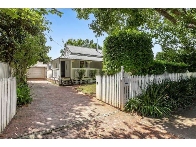258 Geddes Street, Centenary Heights QLD 4350