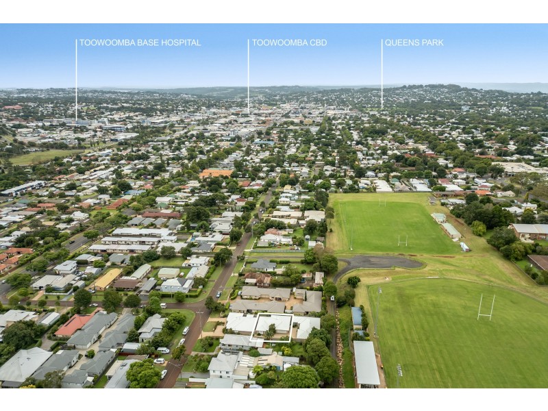 2/30 Haig Street, South Toowoomba QLD 4350