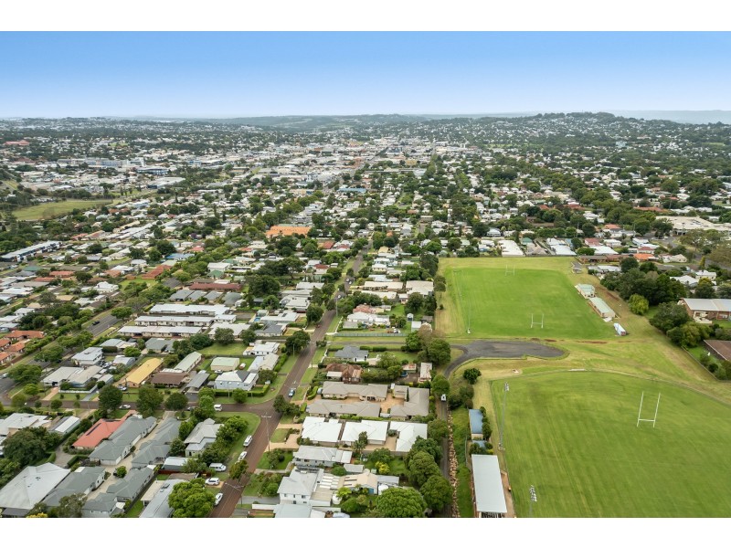 2/30 Haig Street, South Toowoomba QLD 4350