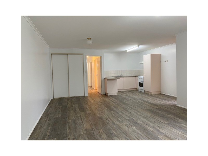 2/12 Carmen Street, Kearneys Spring QLD 4350