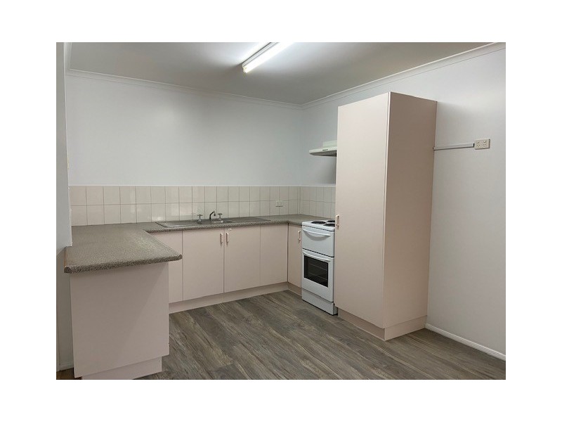 2/12 Carmen Street, Kearneys Spring QLD 4350
