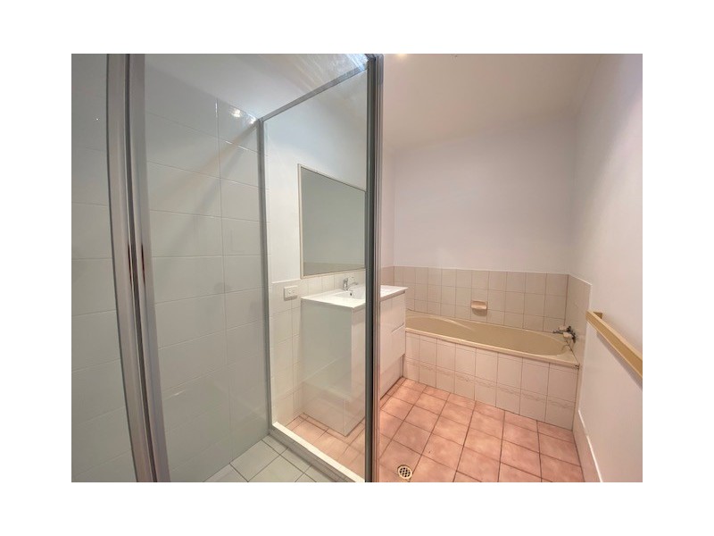 2/12 Carmen Street, Kearneys Spring QLD 4350