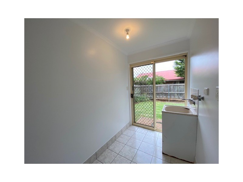 2/12 Carmen Street, Kearneys Spring QLD 4350
