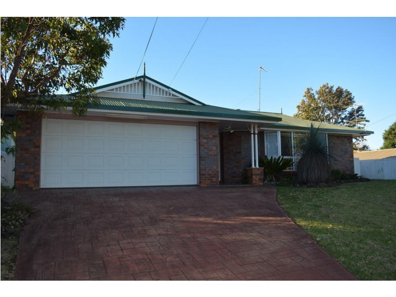 3 Nellie Street, Centenary Heights QLD 4350