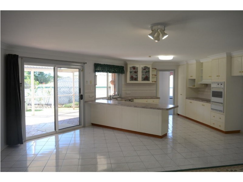 3 Nellie Street, Centenary Heights QLD 4350