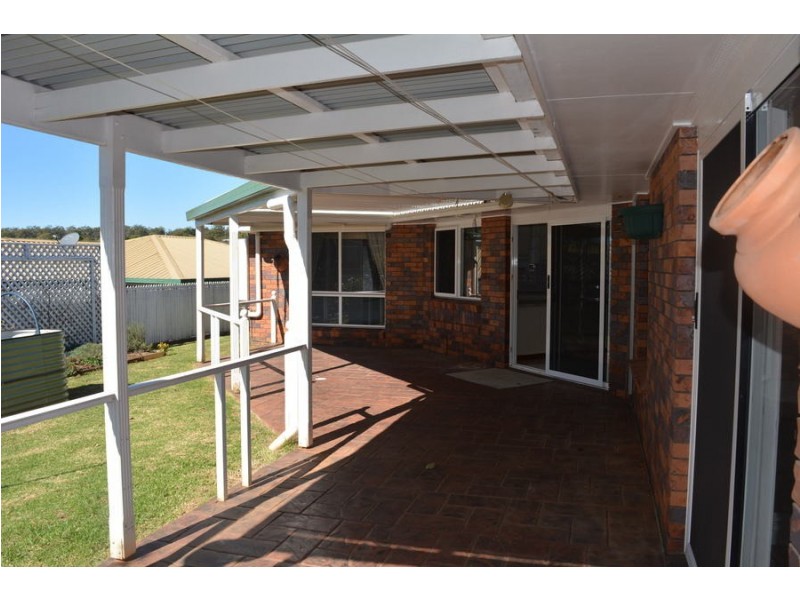 3 Nellie Street, Centenary Heights QLD 4350