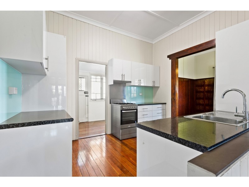 51 Mary Street, Mount Lofty QLD 4350